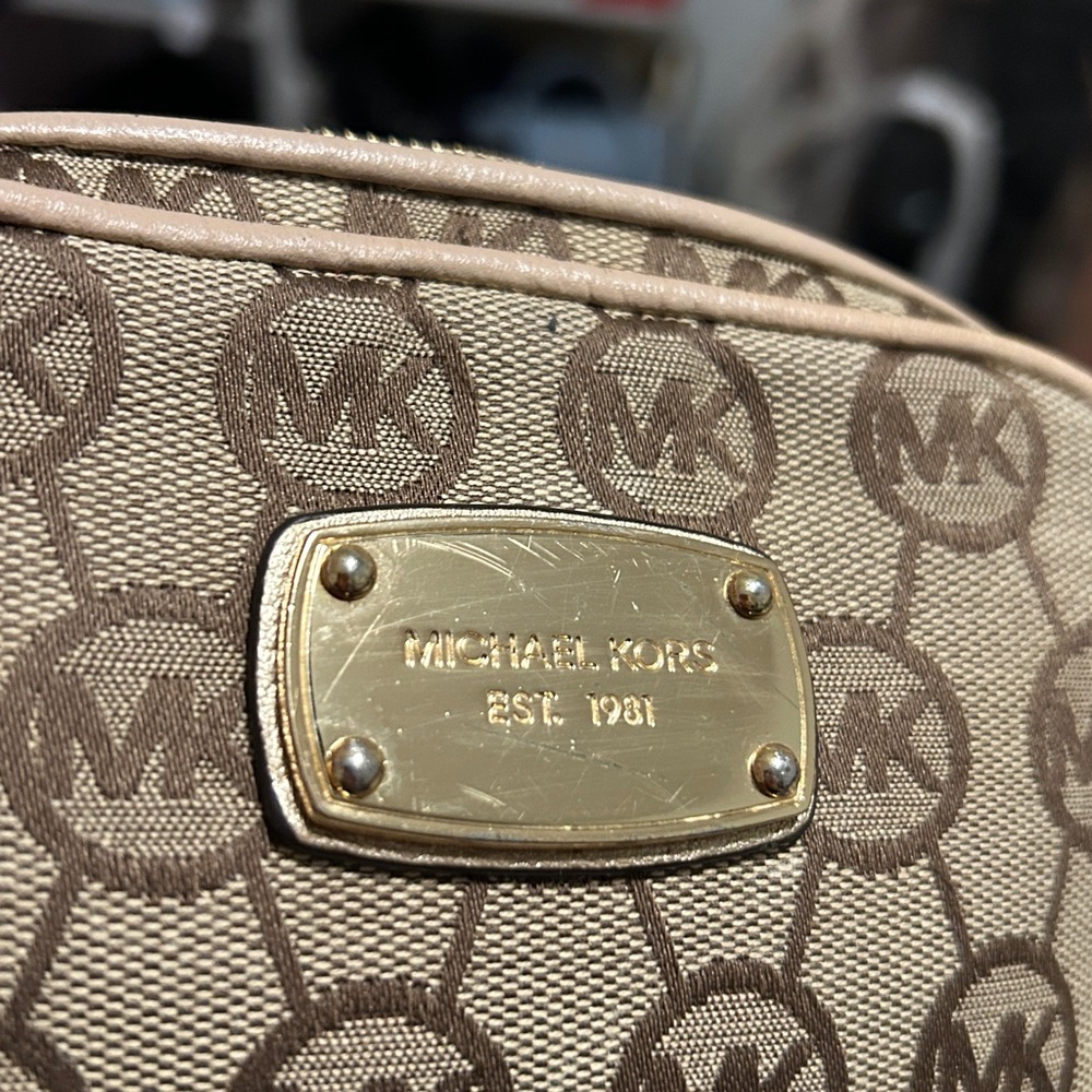 043. Michael Kors Brown Logo Crossbody Bag - Picture 11 of 11